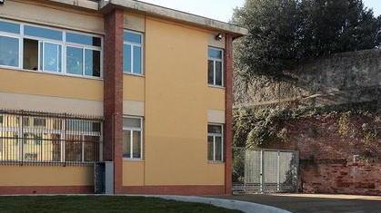 La nuova piazza con gli ex bagni per le associazioni
