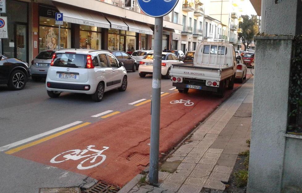 In via Vespucci arriva la “mini” ciclabile