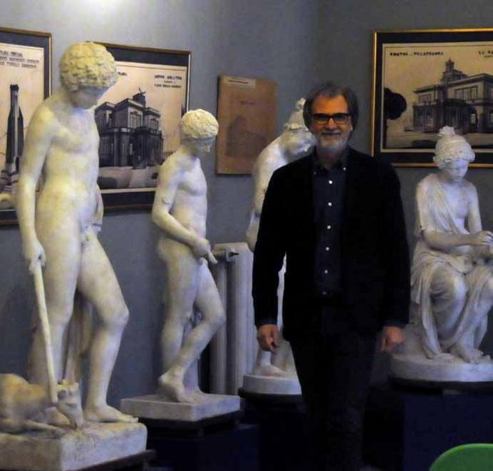«Basta matrimoni dentro l’Accademia, puntiamo su altro» 