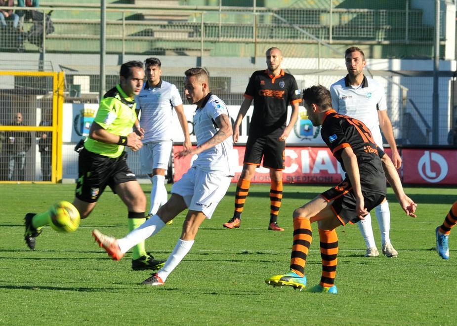 Olbia in vena di regali, passa il Renate 