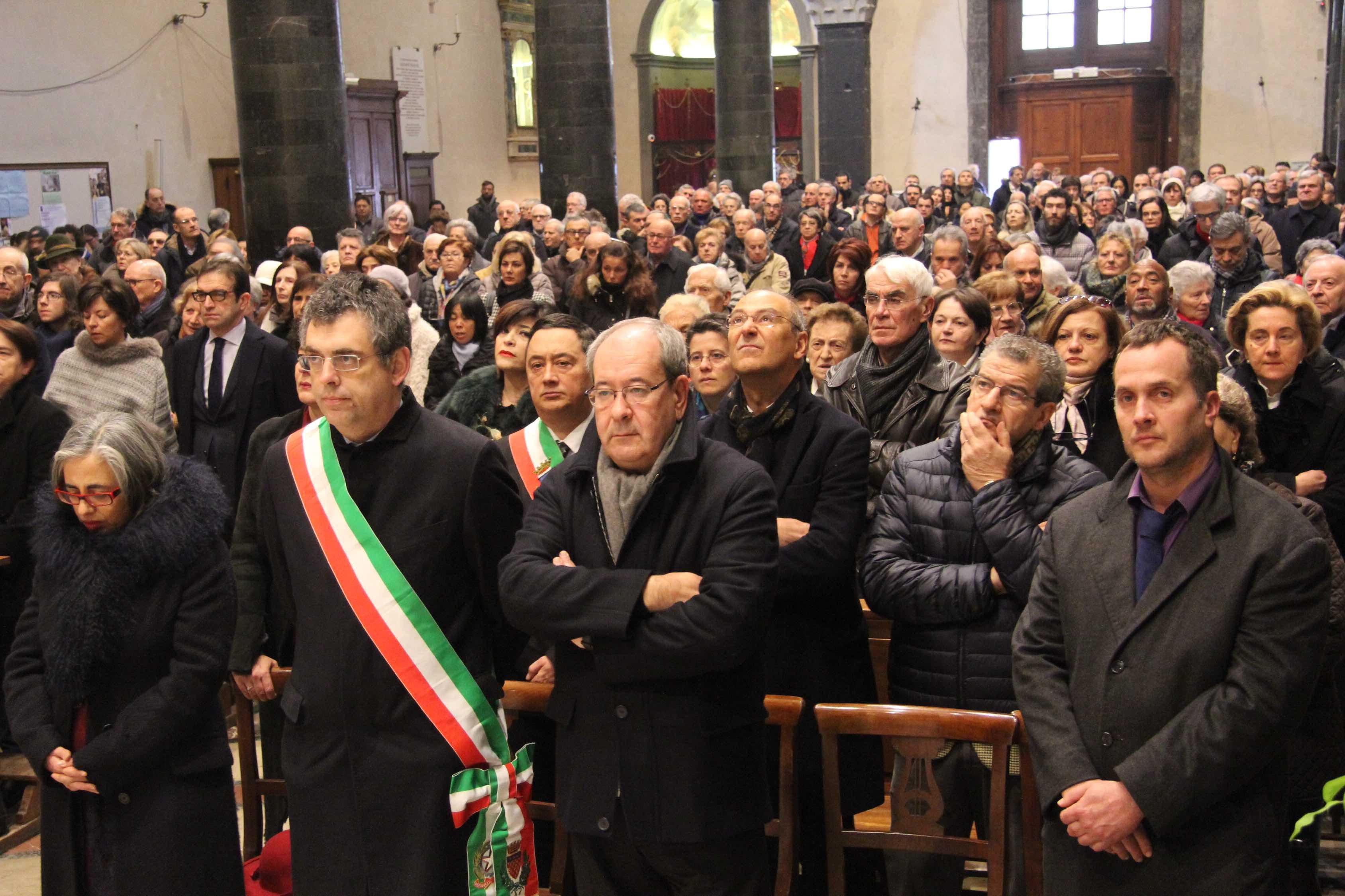 I rappresentanti istituzionali alla messa di Santo Stefano