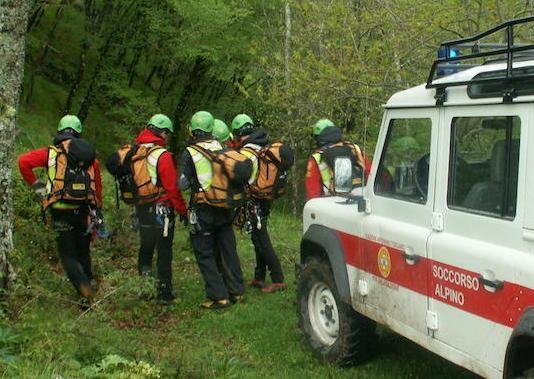 Una squadra del Soccorso alpino in azione
