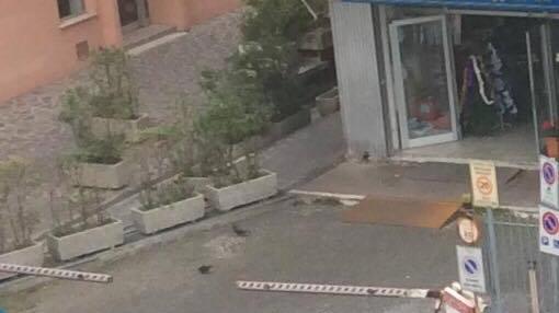 Via Marini: il posto auto riservato ai disabili trasformato in discarica