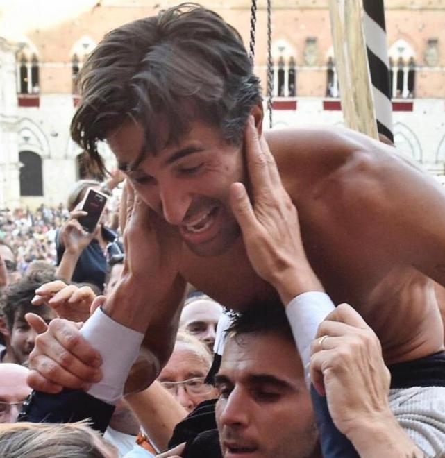 In piazza del Campo va in scena la doppietta del mitico Scompiglio