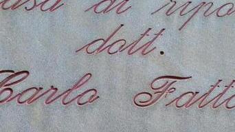 Un panettone in regalo al posto dello stipendio