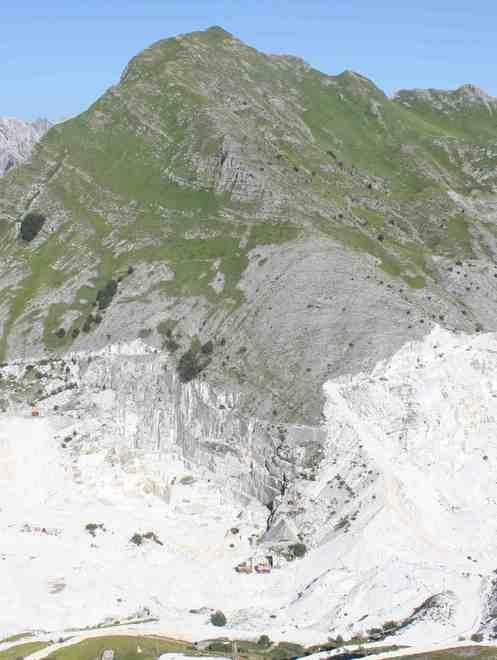 «Stanno già costruendo la strada sul Sagro» 