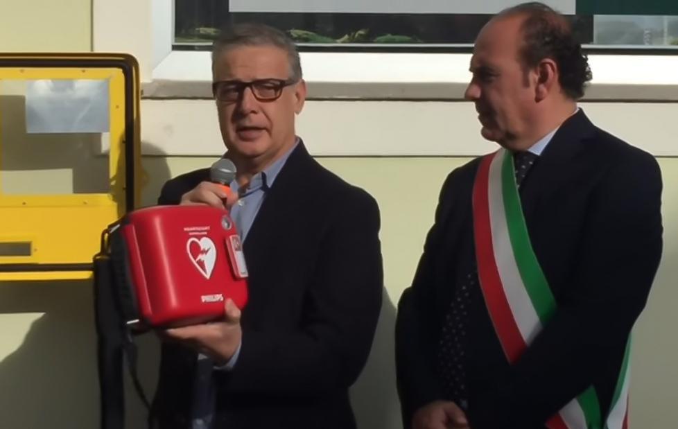 Defibrillatore a portata di passanti 
