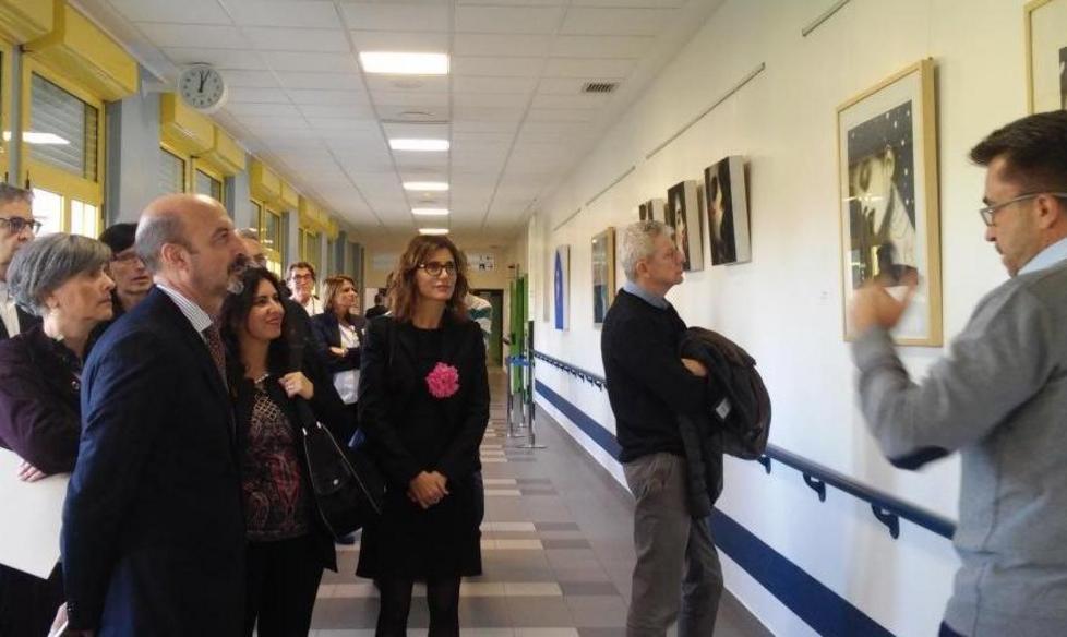 Mostra di pittura nella corsia dell’ospedale
