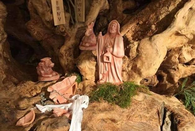 Danneggiato presepe della Cattedrale: sdegno dei cittadini
