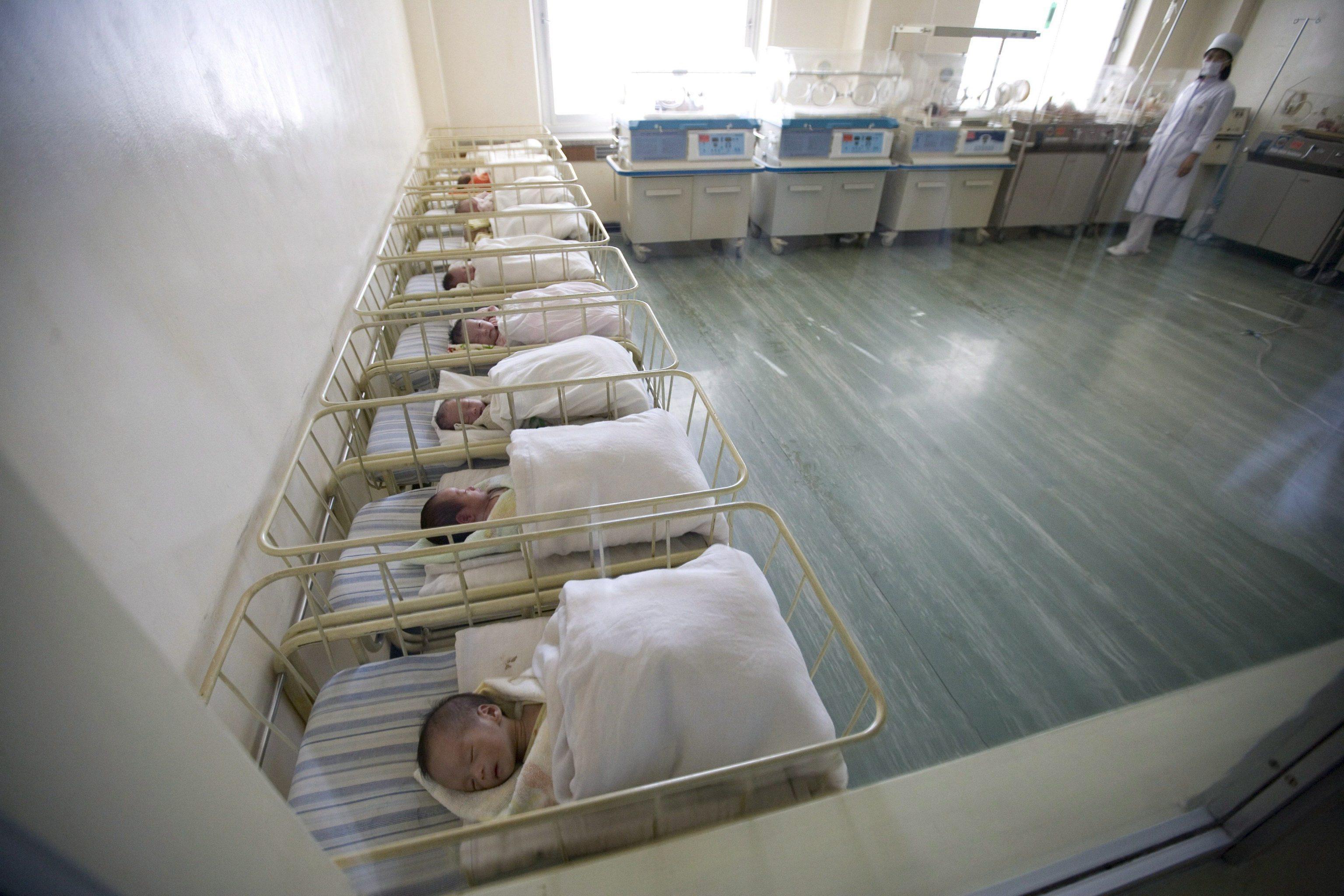 Uta, il padre è in carcere e i gemelli neonati non vengono riconosciuti