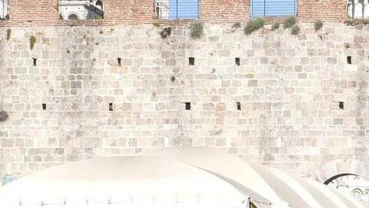 E le bancarelle dovranno lasciare piazza Manin
