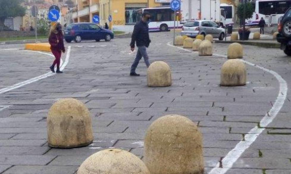 In corso Trinità slalom tra i panettoni