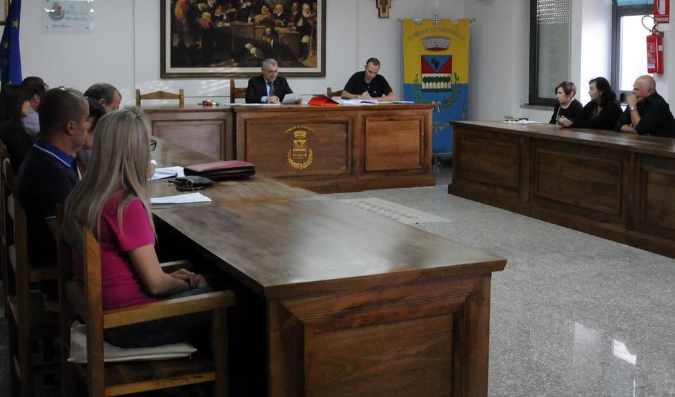 Il paese resta in silenzio Oggi Deledda in procura 