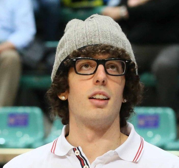 Il pubblico incita Della Valle