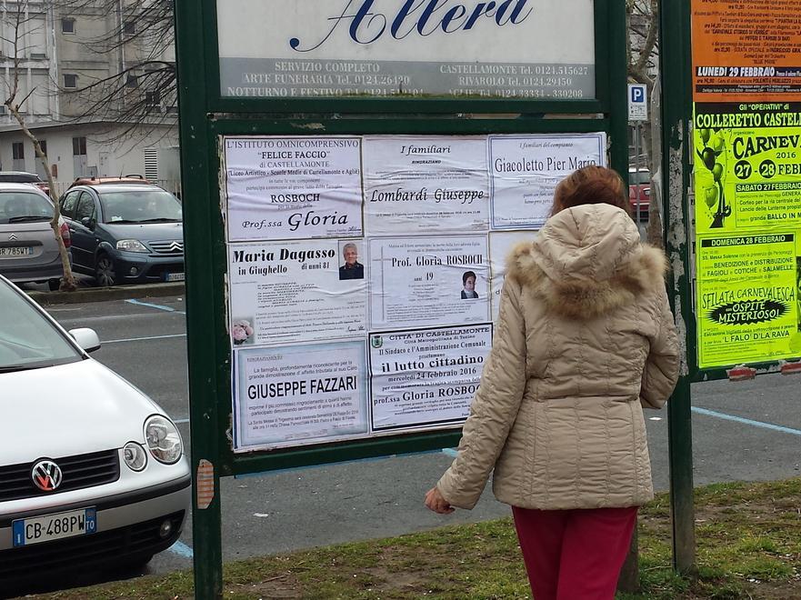 Necrologi a tariffe diverse Scoppia il caso Novellara 