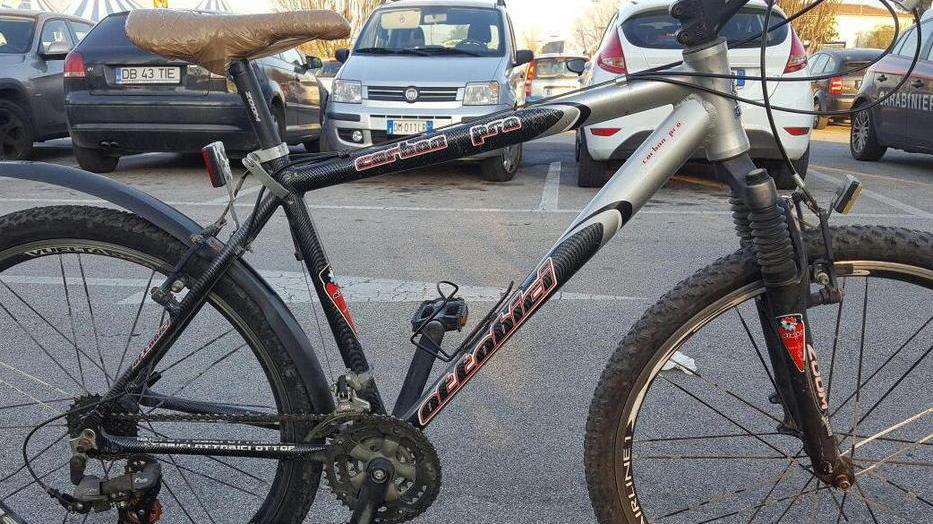 Biciclette rubate, tre denunciati