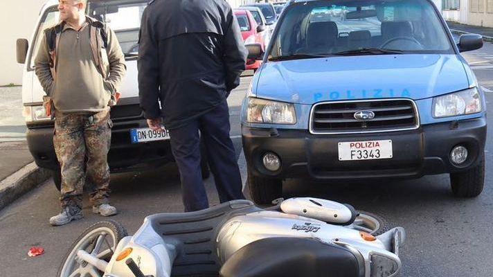 Schianto in Coteto donna in scooter ferita nello scontro