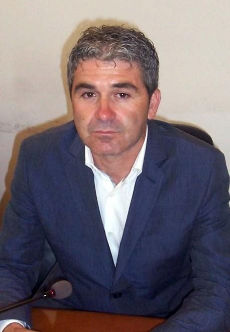 Allarme strade, tra buche e segnaletica inesistente 