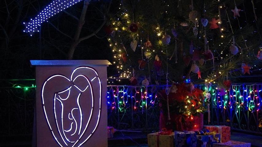 La Natività dentro un cuore: premiato il presepe più originale