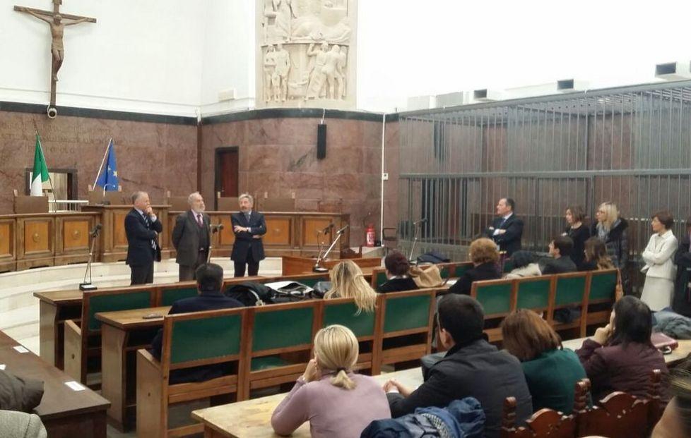 Studenti universitari provano il processo davanti a veri giudici 