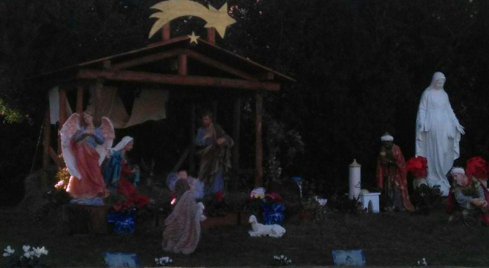 Siniscola, canti e balli intorno ai presepi 