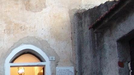 Trenta bimbi e fantasia al laboratorio del riciclo natalizio