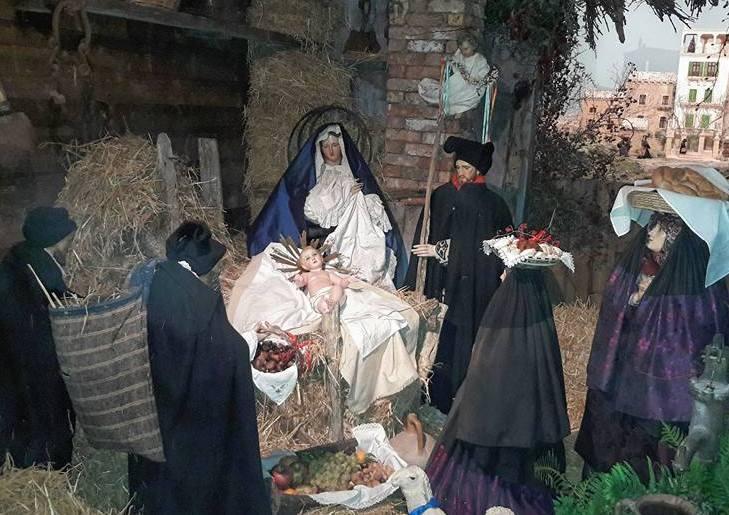 Luras, in migliaia davanti al presepe a grandezza naturale 