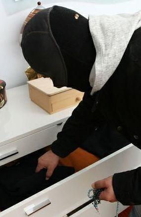 Assicurazione furti Ultimo appello di Comune e agenti 