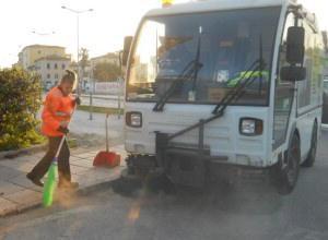 Pulizie di Capodanno, l'invito di Aamps: non fate esplodere i botti vicino ai cassonetti