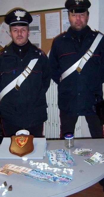 Smercio di droga pedinati e arrestati due spacciatori 