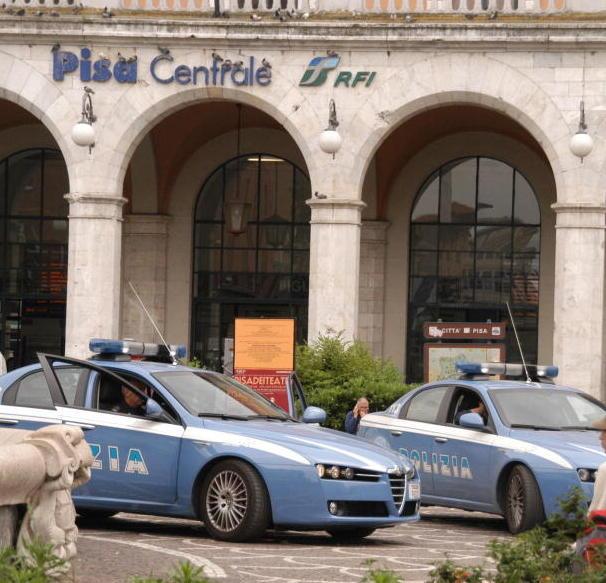 Picchia la compagna a pugni e bottigliate arrestato in flagranza 