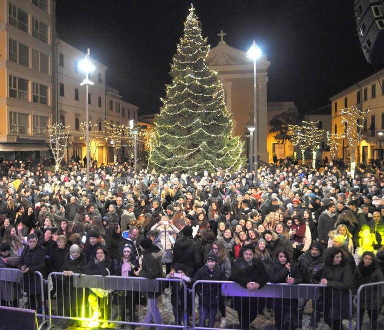 Karaoke e danze in centro per la festa di San Silvestro 