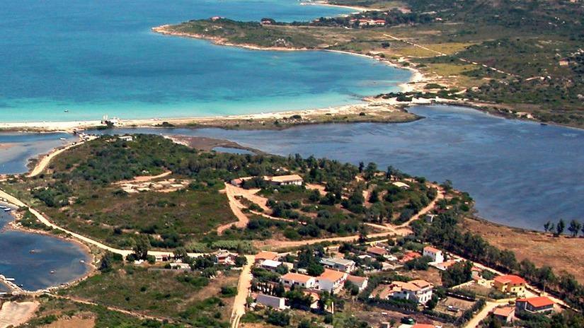 Una veduta di Costa Turchese e, in primo piano, Murta Maria