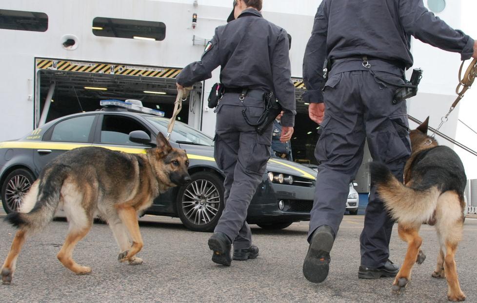 Spaccio, minorenne denunciato 