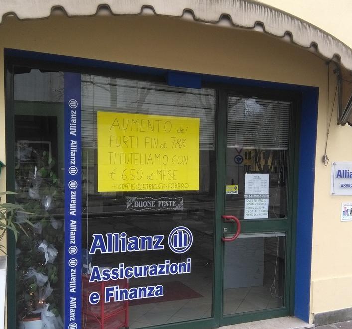  «Dacci tutti i soldi o t’ammazziamo» 