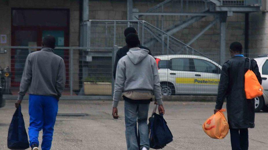 Leghista contro l’arrivo dei profughi, ma madre e sorella affittano casa ai rifugiati