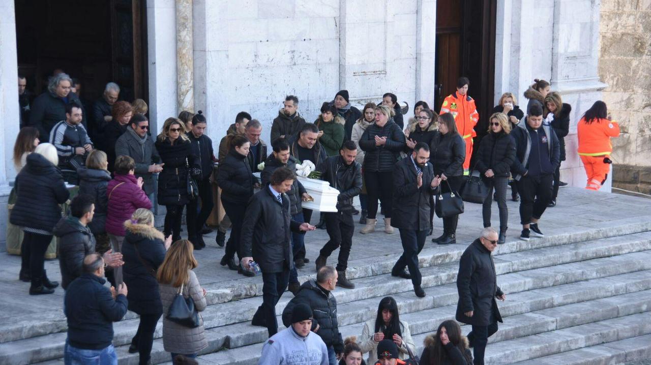 I funerali del piccolo Gabriele (Foto Sernacchioli)