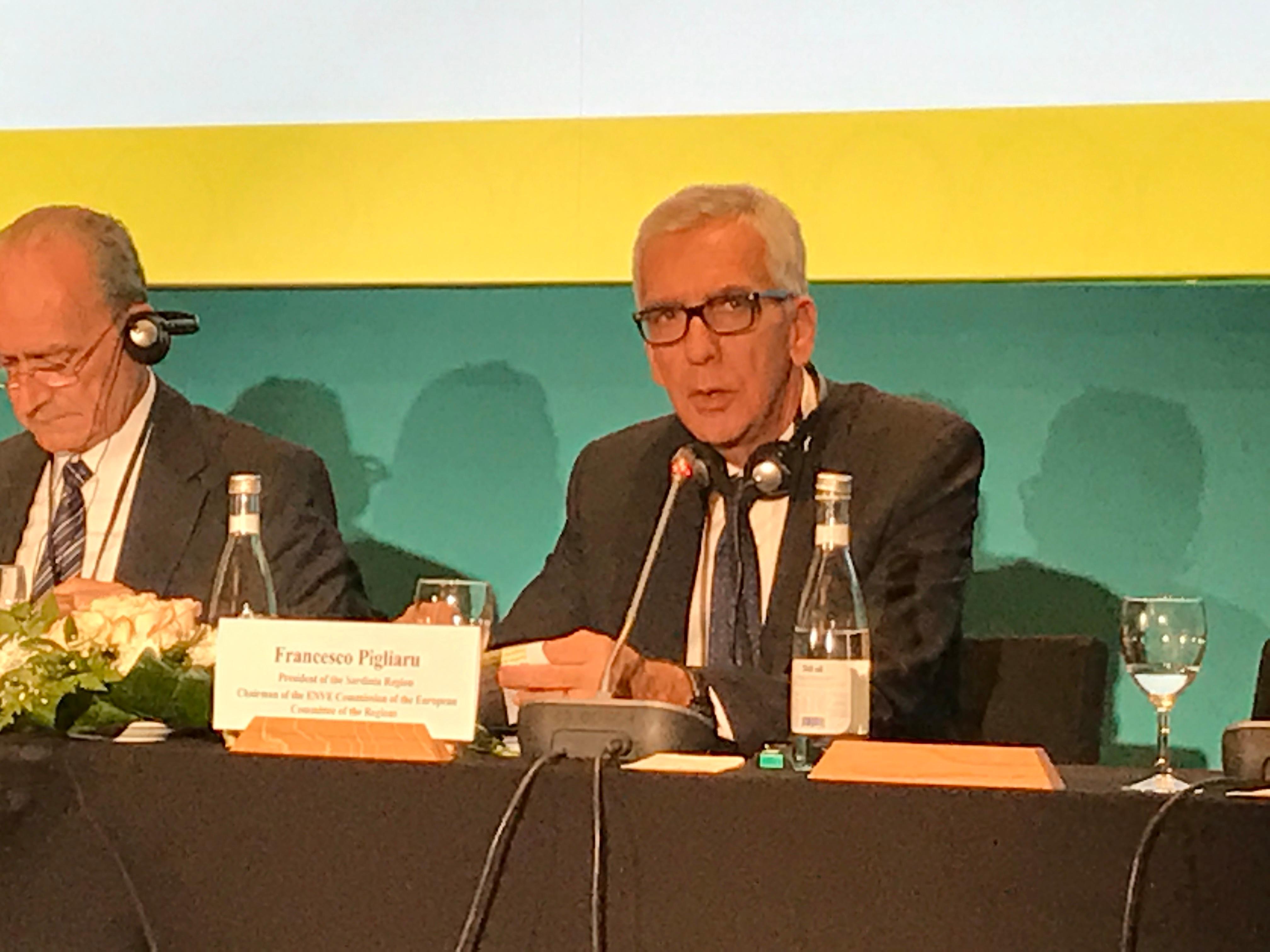 Gli auguri del presidente della Regione: "Nel 2017 finalmente gli effetti delle nostre politiche"