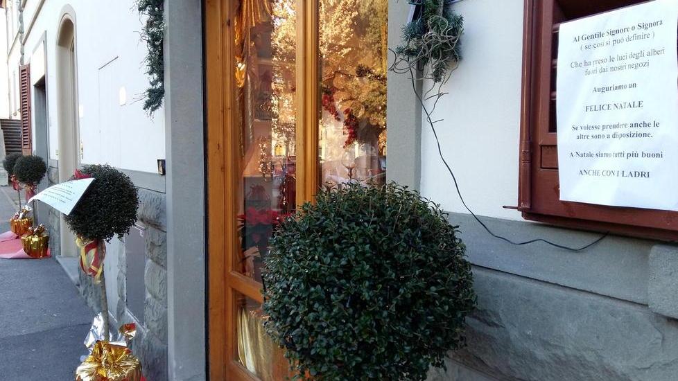 Rubate le luci di Natale