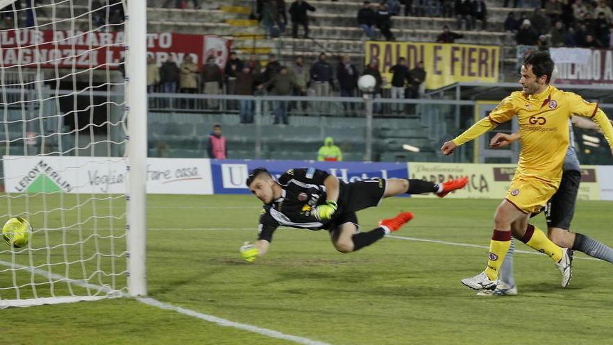Il bòtto amaranto spazza via i grigi