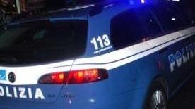 Armati e mascherati gli rubano l’auto