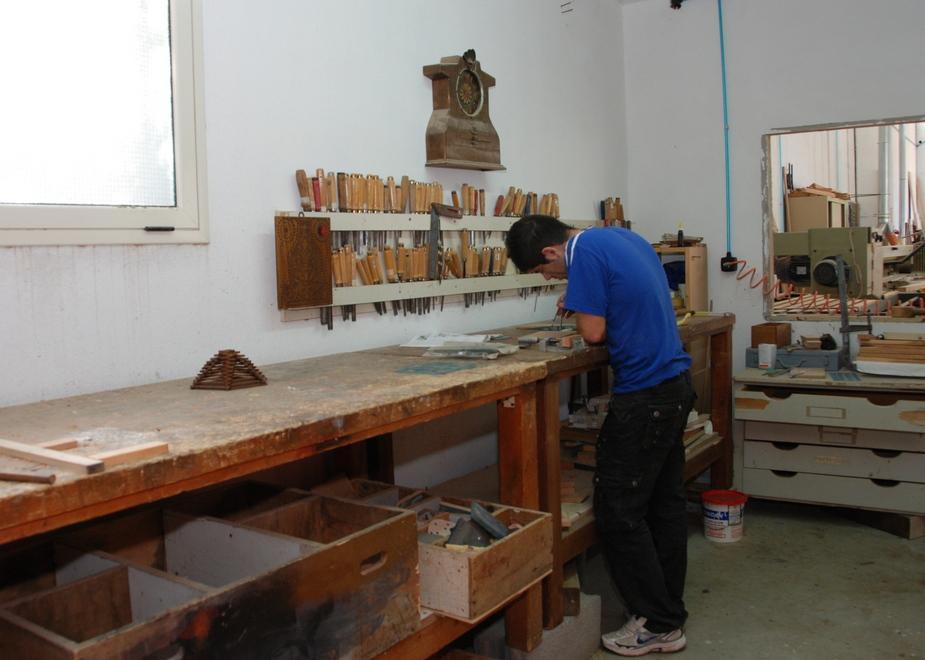 A Lanusei i detenuti diventano falegnami 