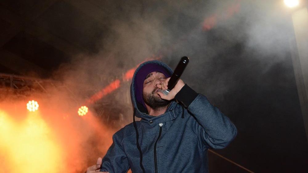 En?gma in concerto in piazza Mercato