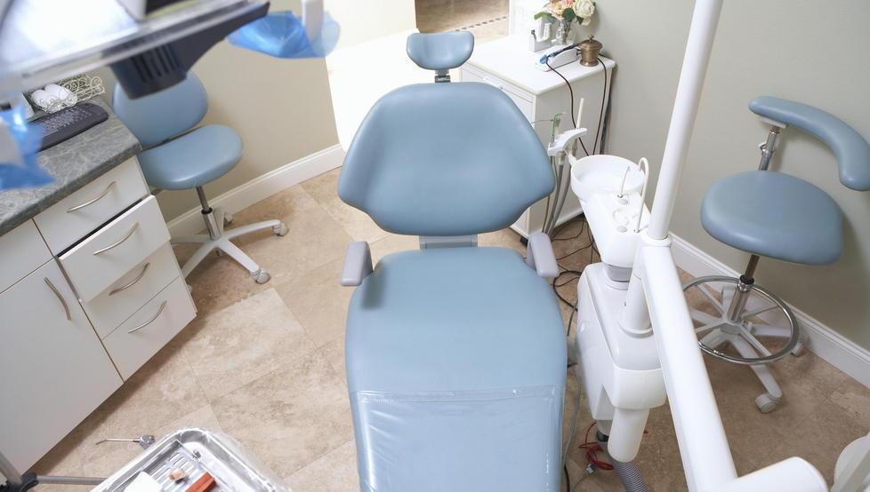 I dentisti lasciano l’ospedale Versilia: l’Asl non rinnova la convenzione 