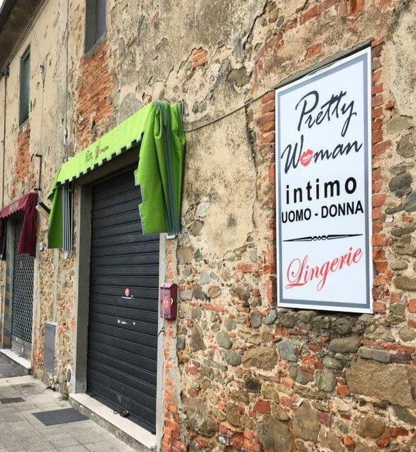 Bandito messo in fuga dalla titolare 