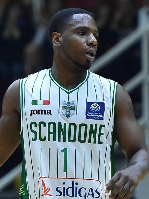 Avellino passa anche a Caserta e raggiunge Venezia al 2º posto 