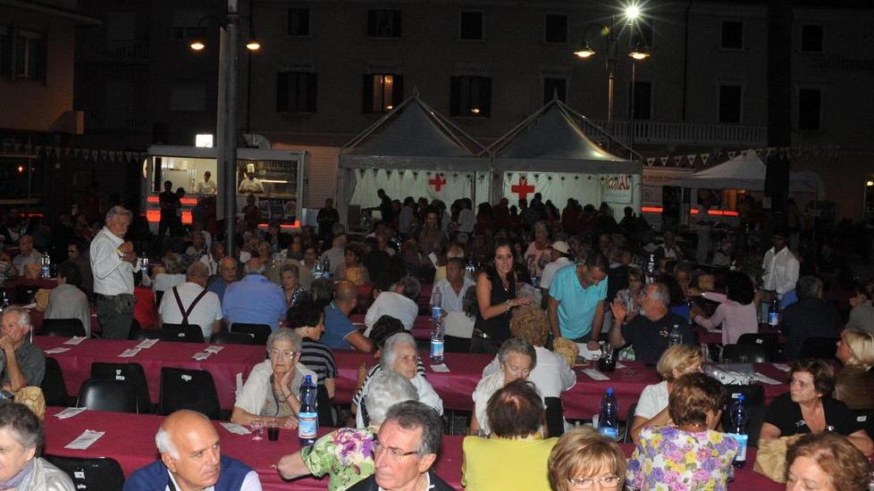 I grillini “sparano” sulla Croce Rossa