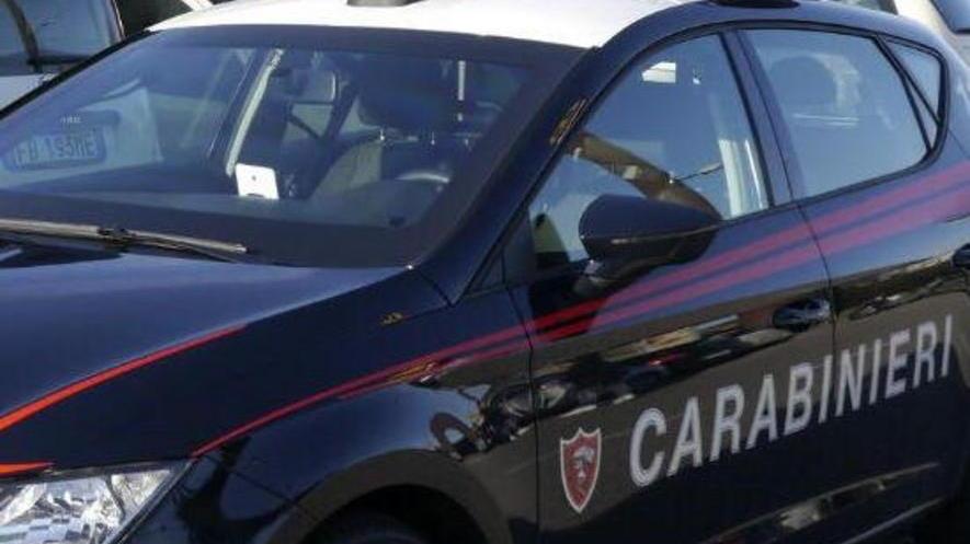 Picchia la compagna: denunciato