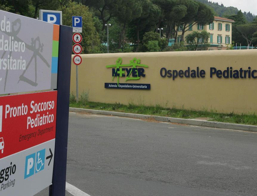 Cade mentre fa la doccia Grave bimbo di 11 anni 