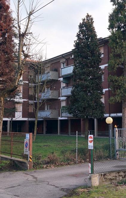 Escono di casa per poche ore e i ladri gliela devastano
